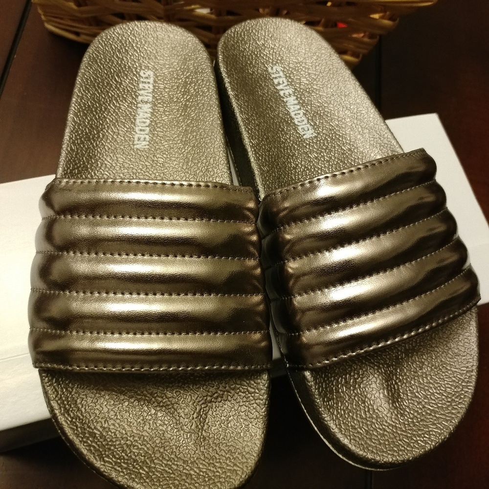 Scandals - Picture 2 of 3